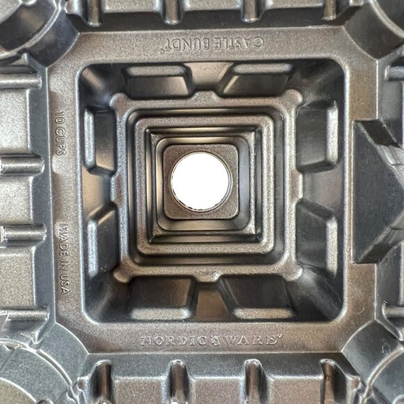 Nordic Ware Castle Bundt Cake Pan 10-Cup Made In USA - Picture 4 of 11